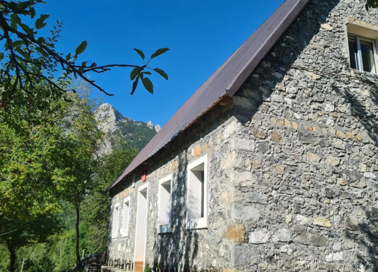 Guest House Emanueli Tropoje